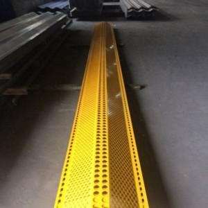 單峰防風網(wǎng).jpg 單峰防風網(wǎng).jpg