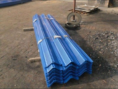 三峰防風網.jpg 三峰防風網.jpg