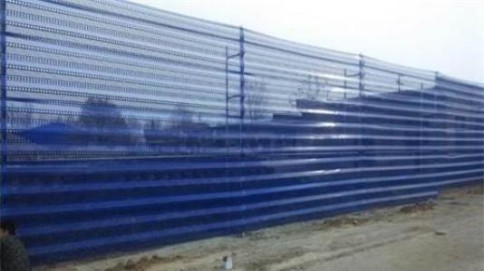 防風網(wǎng)安裝.jpg 防風網(wǎng)安裝.jpg